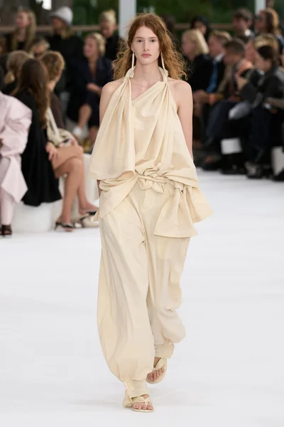Look 39